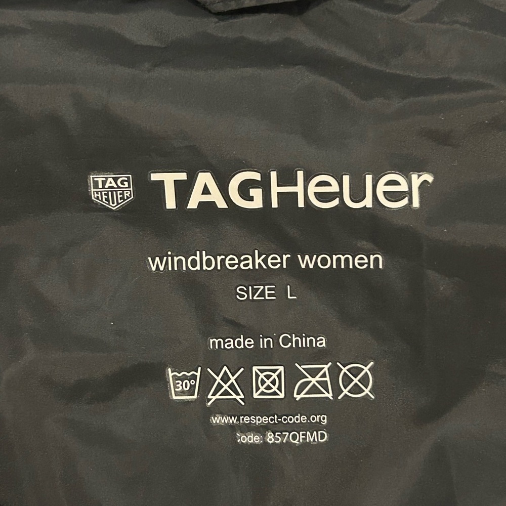 NWOT Women’s TAG Heuer Windbreaker - Picture 6 of 6
